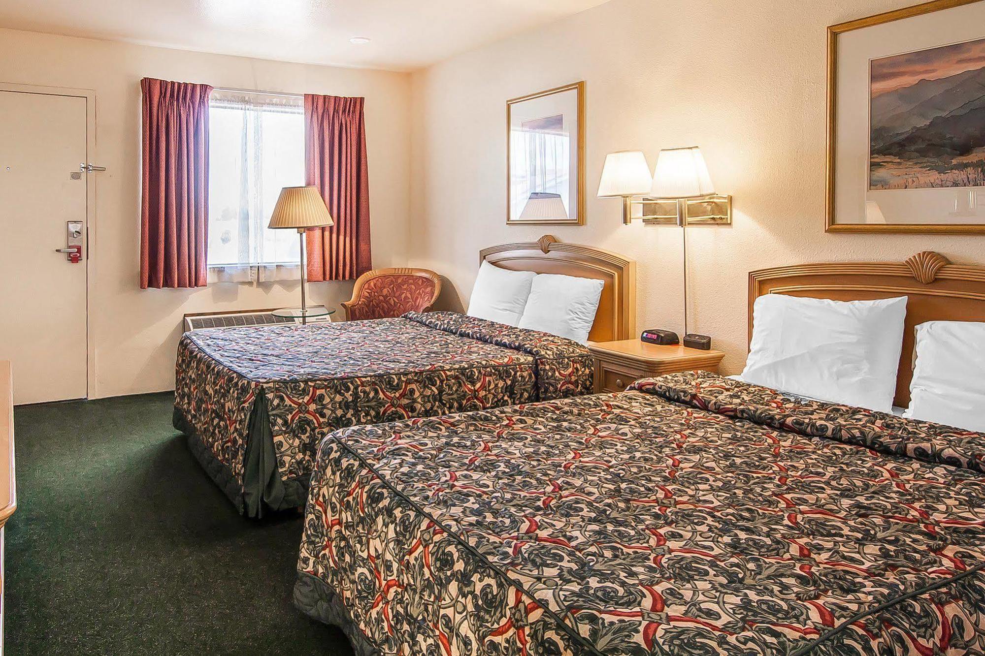 Econo Lodge 阿什兰 外观 照片